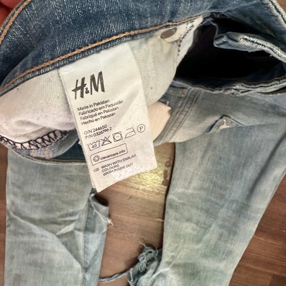 H&M skinny ripped jeans - Picture 2 of 5